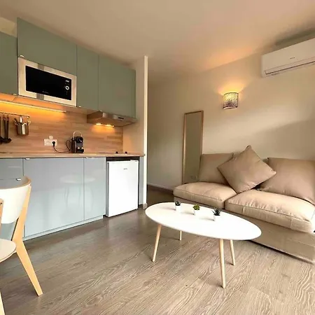 Beaux Arts Avec Clim Et Terrasse Apartamento Montpellier